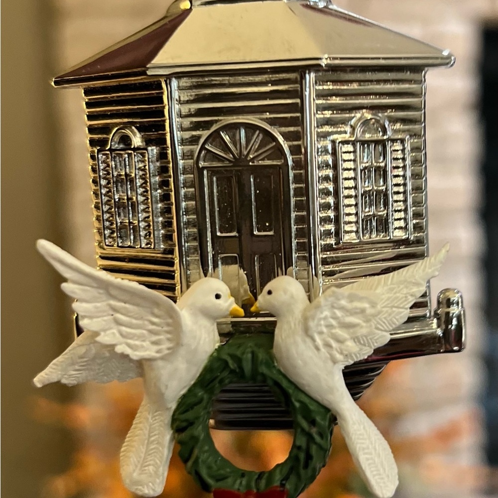 Lenox 2003 ~ From Our Home to Yours ~ Dove Wreath Christmas Ornament
